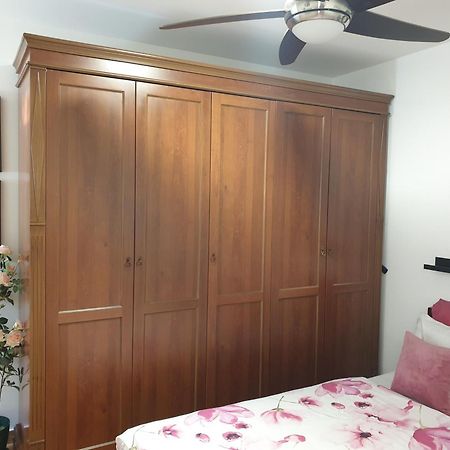 Apartments Sandra In The Historical Center Of The City Supetar Extérieur photo