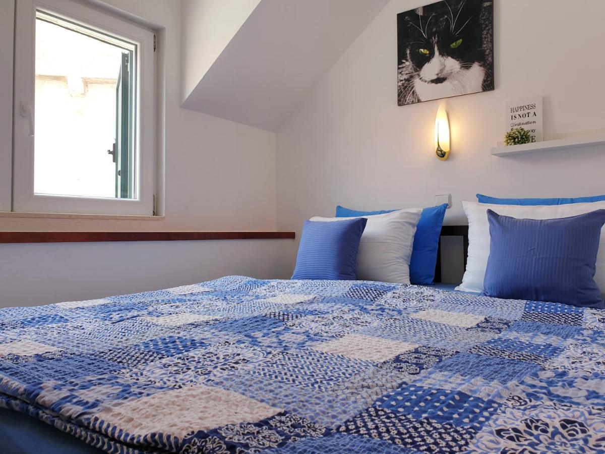 Apartments Sandra In The Historical Center Of The City Supetar Extérieur photo